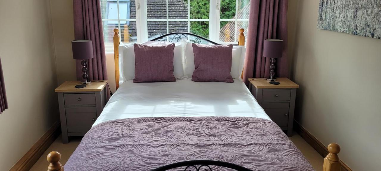 Ha'Penny Acre Bed & Breakfast Sherfield English Exterior photo